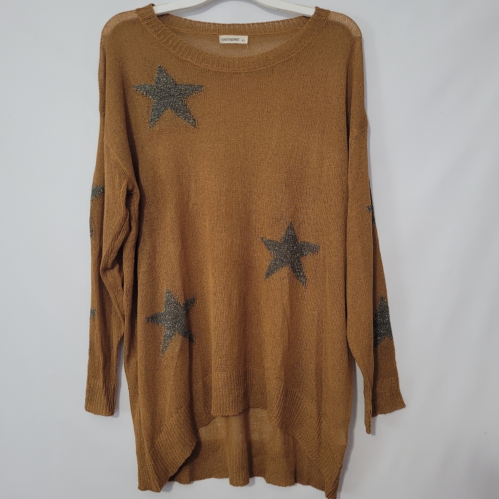 And The Why Metallic Star Lightweight Sweater Size M/L Medium Large